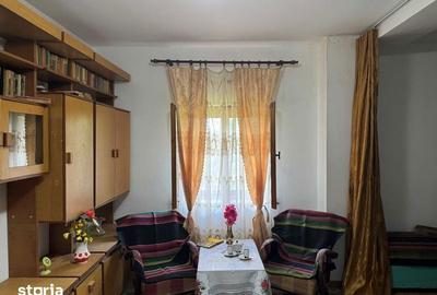 Casă cu 4 camere cu Teren 184 Mp în Bunești - 1