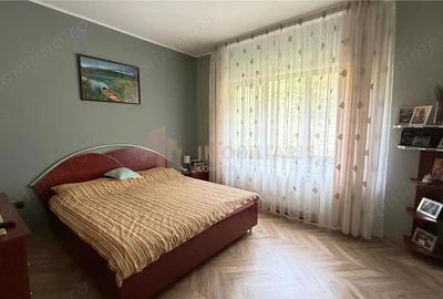 Casă cu Teren 1800 Mp în Central