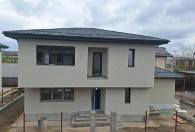 Casă cu 5 camere cu Teren 350 Mp în Central