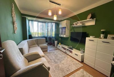 Apartament cu 3 camere decomandat, mobilat în Central