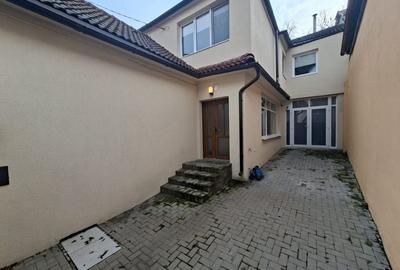 Casă individuală cu 5 camere cu Canalizare în Schei - 4