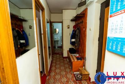 Apartament cu 4 camere nedecomandat în Babadag - 1
