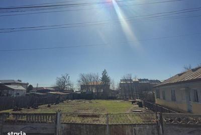 Casă cu 4 camere cu Teren 1150 Mp în Central