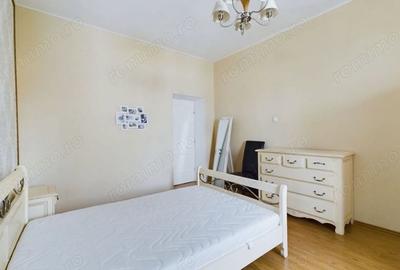 Apartament cu 3 camere decomandat în Medicină