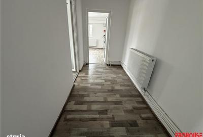 Spațiu comercial, de 118 mp, în Central - 8