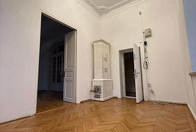 Spațiu comercial, de 700 mp, în Central