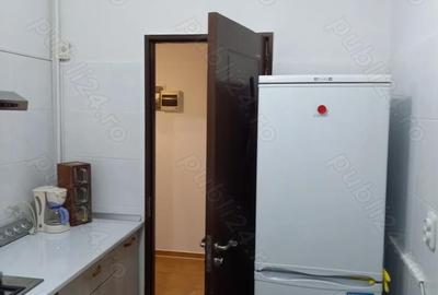 Apartament cu 3 camere semidecomandat în Berceni - 3