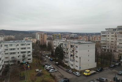 Garsonieră decomandată în Plopilor - 2