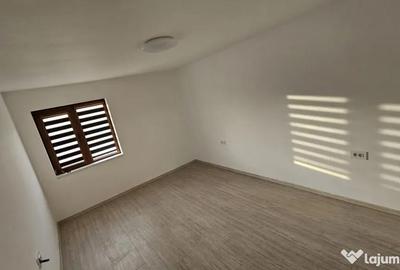 Casă cu 3 camere cu Teren 1720 Mp în Băicoi - 7