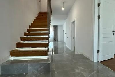 Casă cu 5 camere cu Canalizare în Central - 7