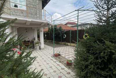 Casă cu 4 camere în Central - 2