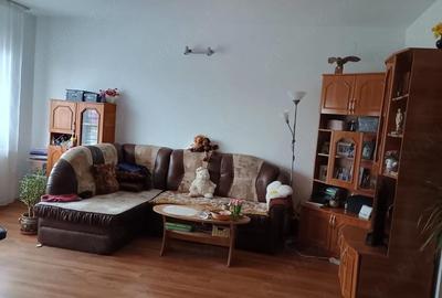 Apartament cu 3 camere decomandat în Florești - 6