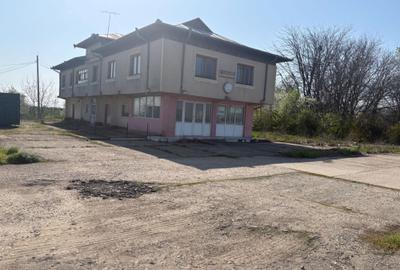 Spațiu comercial, de 1,800 mp, în Central - 2