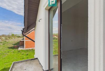 Duplex cu 4 camere cu Canalizare în Covaci - 32