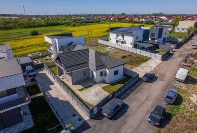 Casă individuală cu 8 camere cu Canalizare în Domnești - 21