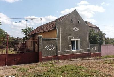 Casă cu 4 camere cu Teren 101 Mp în Central - 2