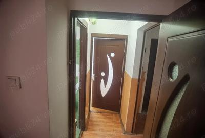 Spațiu comercial, de 40 mp, în Central - 3