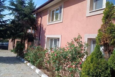 Casă cu 5 camere cu Teren 1000 Mp în Postăvari - 1