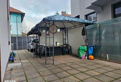 Apartament cu 3 camere decomandat în Tractorul - 8