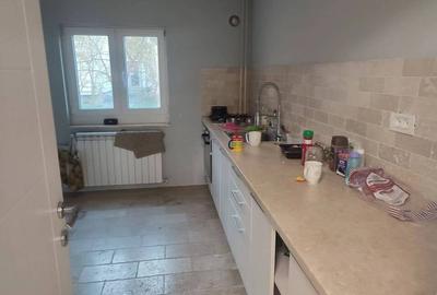 Apartament cu 3 camere decomandat, mobilat în Ultracentral