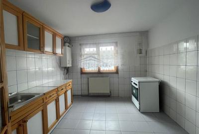 Apartament cu 3 camere decomandat în Paltin - 2