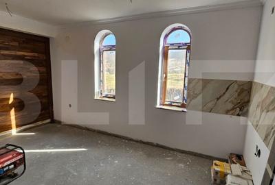 Casă cu 5 camere cu Teren 1000 Mp în Central - 13