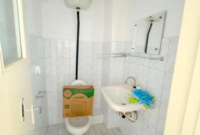 Apartament cu 3 camere, 2 balcoane, 2 bai, boxa subsol -90 mp- Central - 9