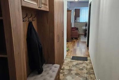 Apartament cu 3 camere semidecomandat, mobilat în Central - 3