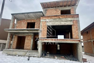 Casa individuala de lux, la rosu, garaj incorporat, zona Eso - 1