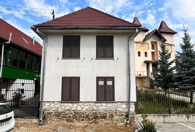 Casă cu 4 camere cu Teren 1177 Mp în Cisnădioara - 1