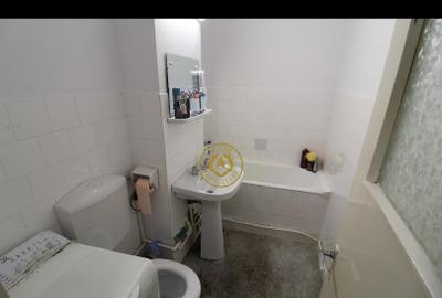 Vând apartament cu o camera zona centrala - 6