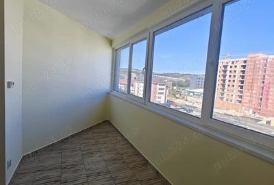 Apartament cu 3 camere semidecomandat în Florești - 1