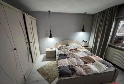 Apartament cu 3 camere decomandat, mobilat în Central