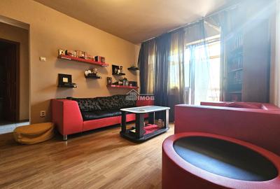 Apartament cu 3 camere semidecomandat, mobilat în Micro 9