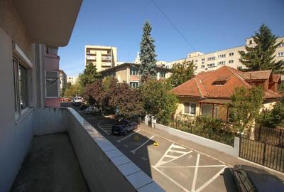 Apartament cu 3 camere decomandat în Centrul Civic