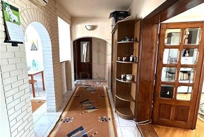 LIPOVEI - LIFT - 3 camere - 2 bai - decomandat - clima - 2