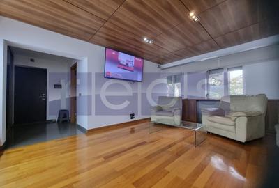 Apartament cu 3 camere semidecomandat, mobilat în Vitan