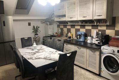 Apartament cu 3 camere decomandat în Soarelui - 2