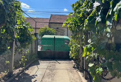 Casă de vânzare în Lugoj - Strada Grozăvescu - 15