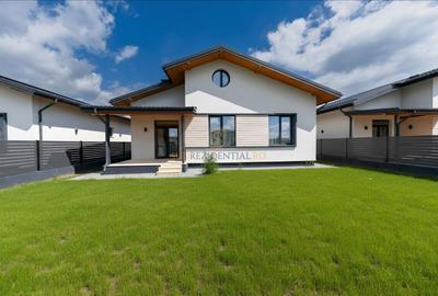 Casă individuală cu 4 camere cu Canalizare în Frumușani