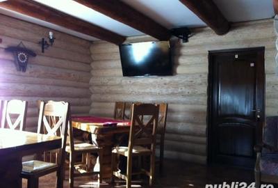 Casă cu 11 camere cu Teren 2000 Mp în Mălini - 1