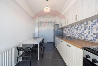 Apartament cu 2 camere decomandat, mobilat în Tractorul - 1
