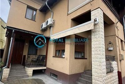 Casă individuală cu 6 camere cu Canalizare în Democrației - 24