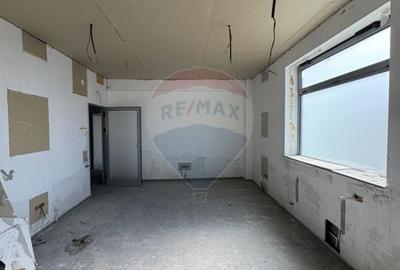 Cladire de 902 mp utili de vanzare, zona Grivitei - DN 13, COMISION 0 - 33