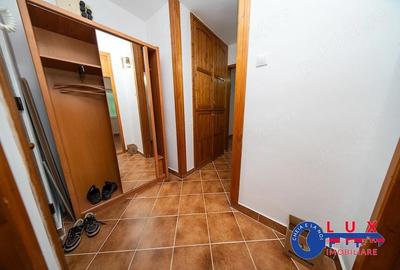 Apartament cu 3 camere decomandat în E3 - 4