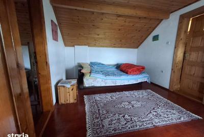 Casă cu 4 camere cu Teren 900 Mp în Central - 2