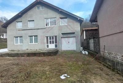 Casă cu 3 camere cu Teren 563 Mp în Rusca - 9