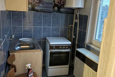 Garsonieră decomandată în Central - 2