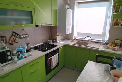 Vand apartament ,doua camere ,decomandat - 2