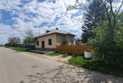 Casă cu 7 camere cu Teren 1400 Mp în Căldărăști - 4